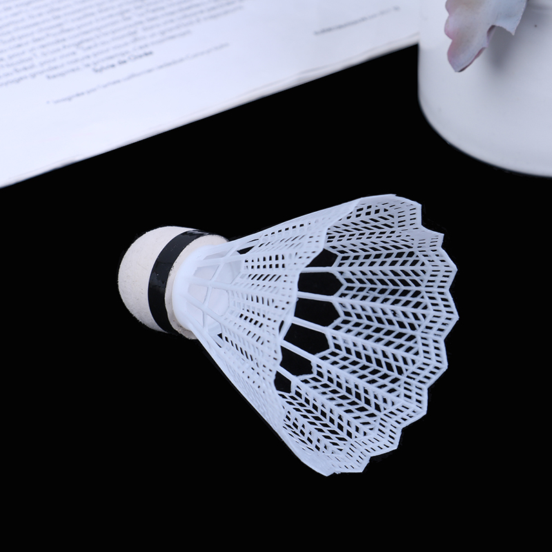 12 szt. Plastikowe lotka do gr – Badminton Nylon Shuttlecock recenzja i cena